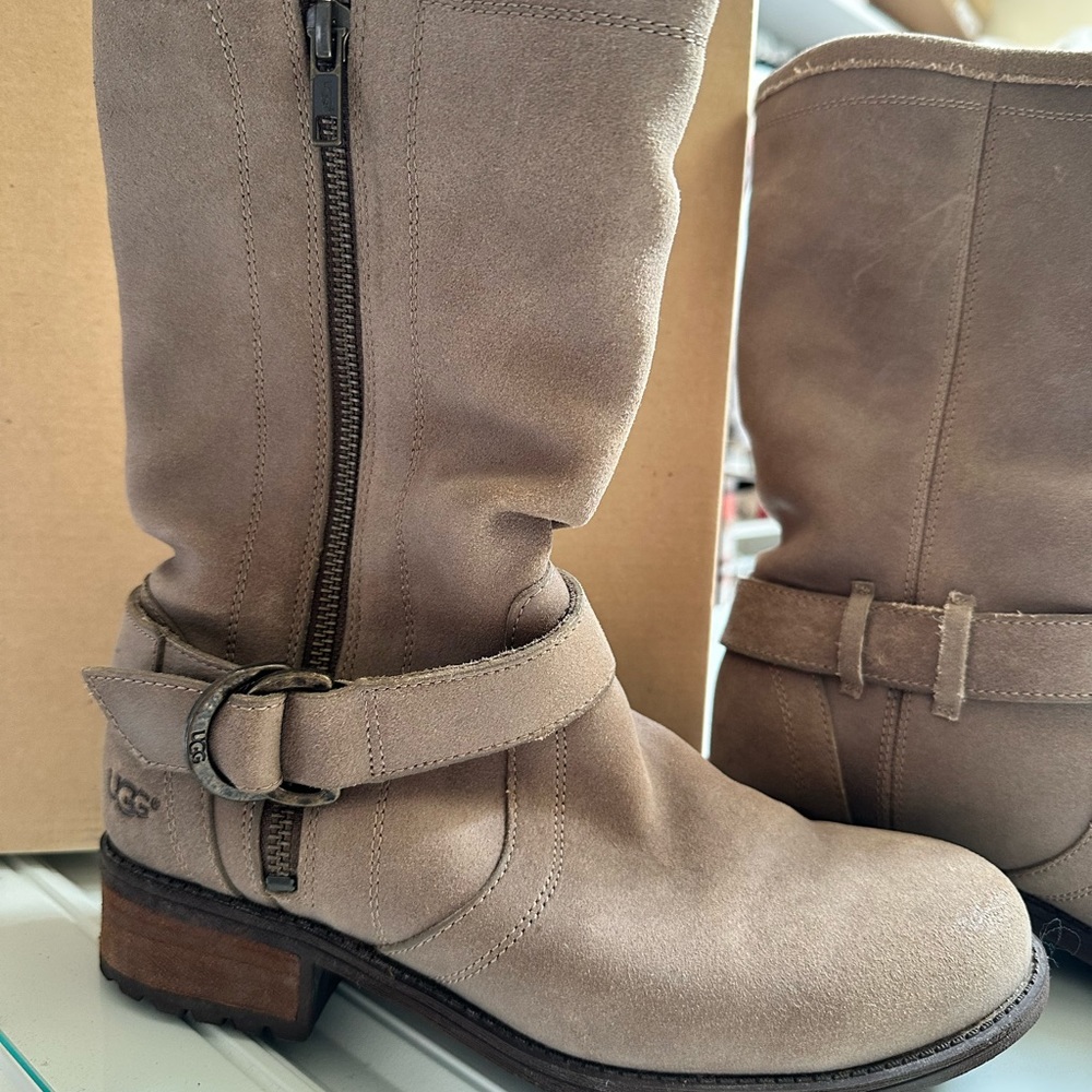 Women’s Ugg Utility Combat short boots booties size 8
